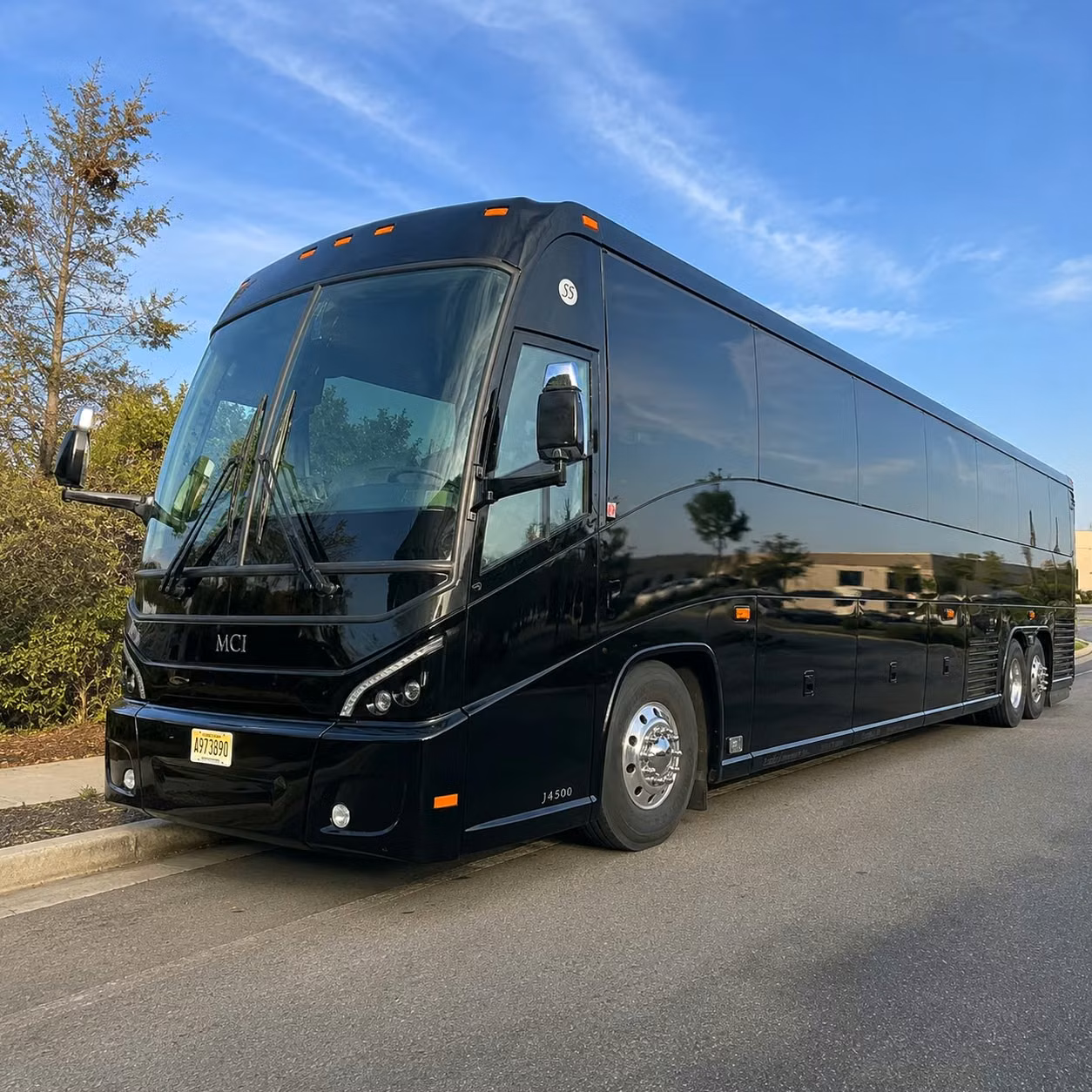 charter bus rentals for naval station everett personnel movements