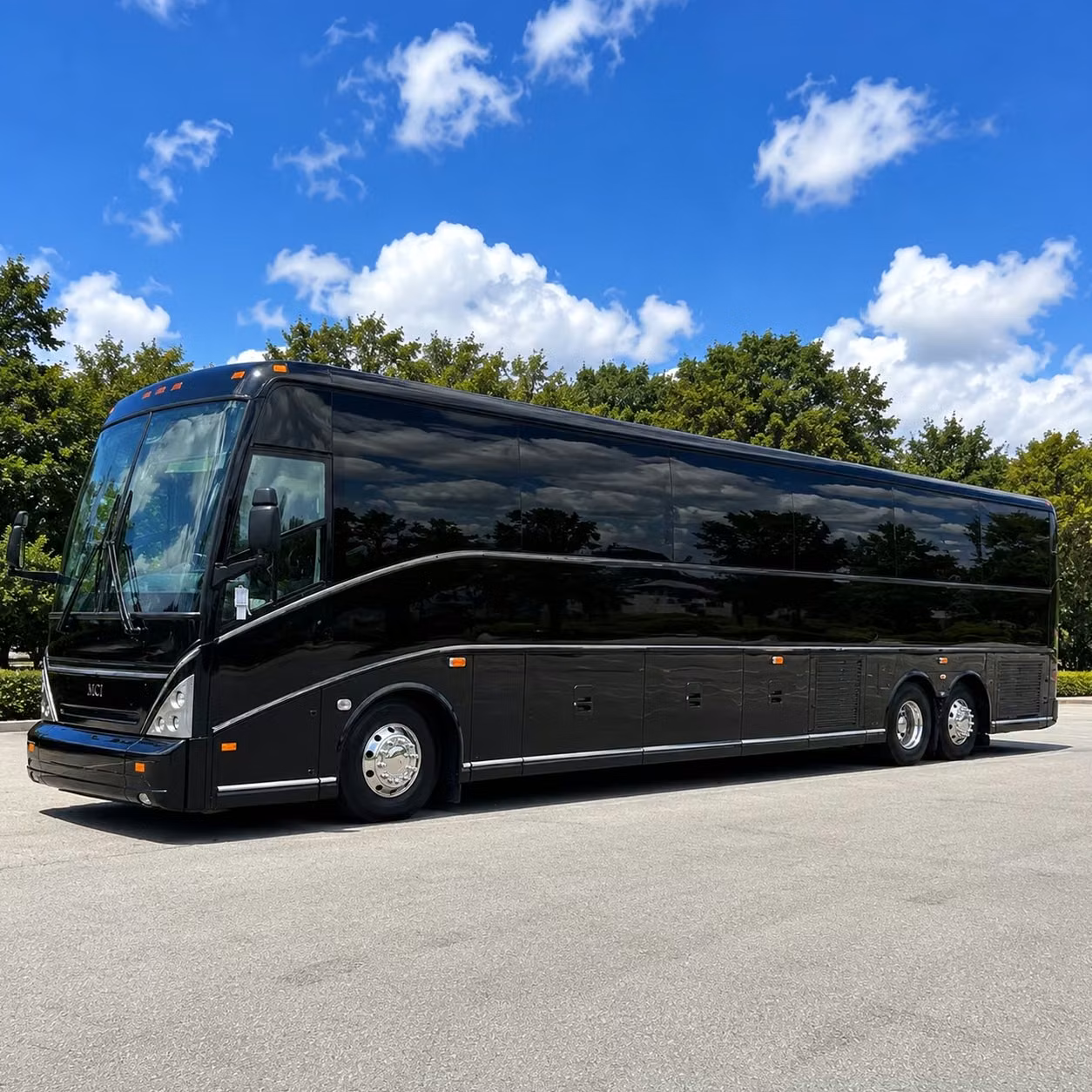 let a charter bus handle the sea tac airport run for your everett executive team
