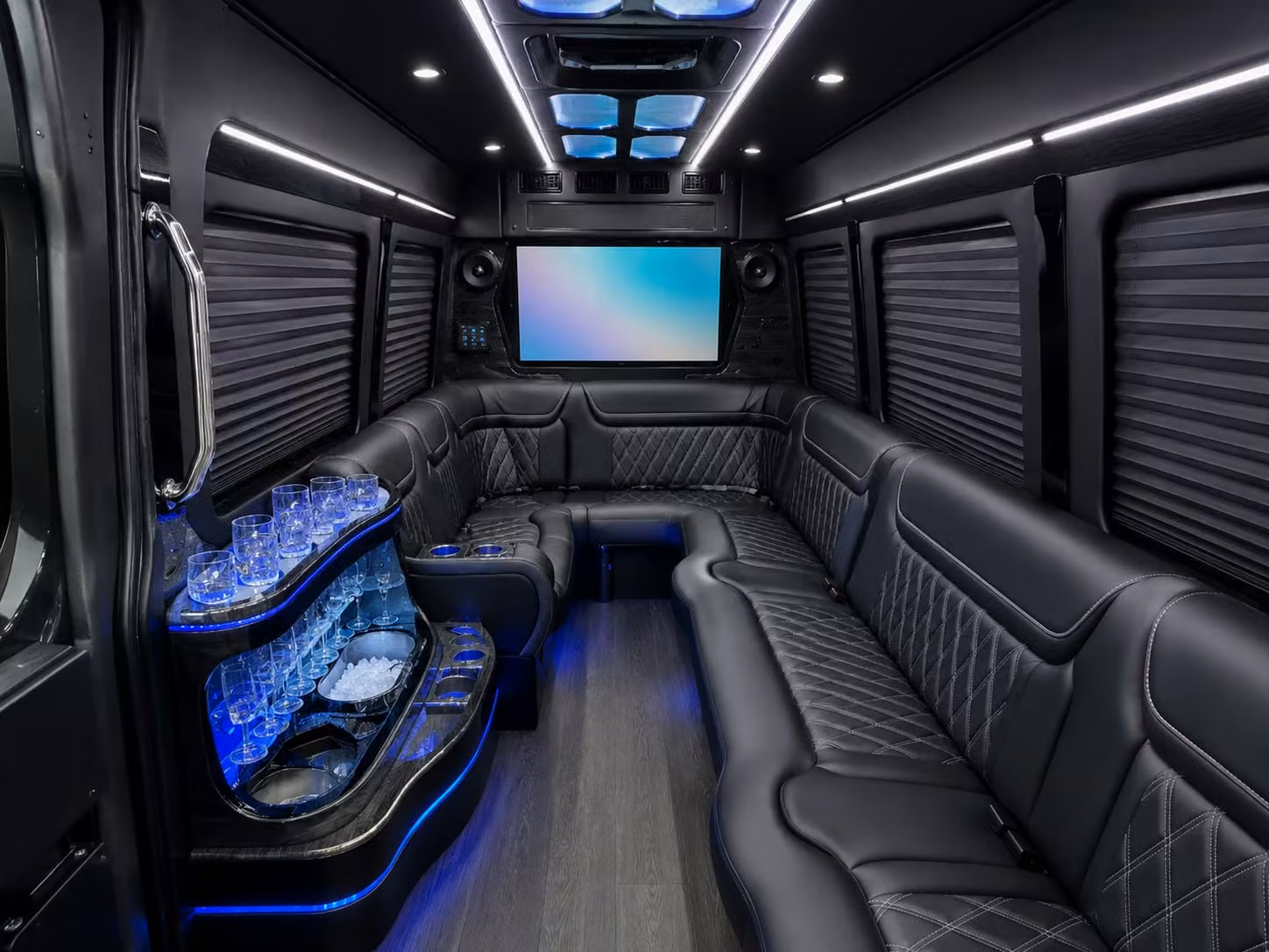 school field trip bus rentals in everett washington