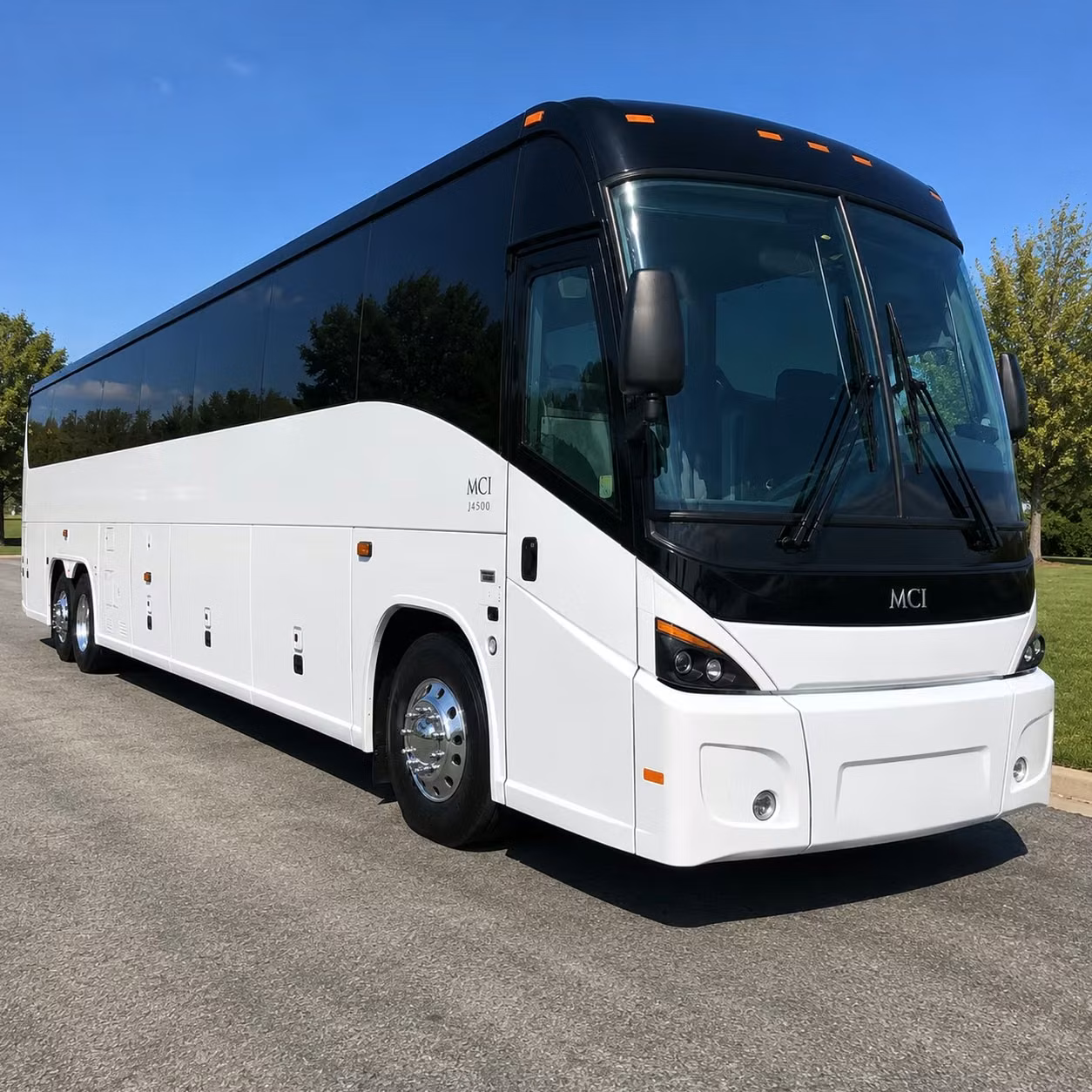 shuttle your group between paine field and everett hotels without the parking headache